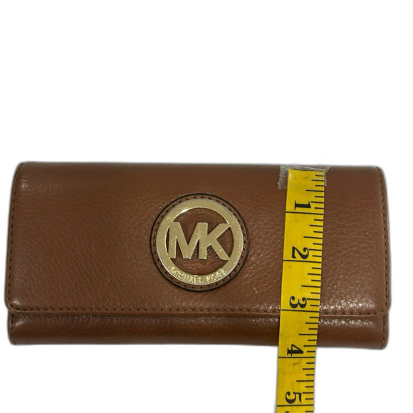 Michael Kors Wallet Women's Color Taupe Size 8" x 4"Fulton Flap Leather - Picture 4 of 11